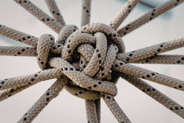 collier qui s emmele decouvrez la signification spirituelle cachee de ce signe 1