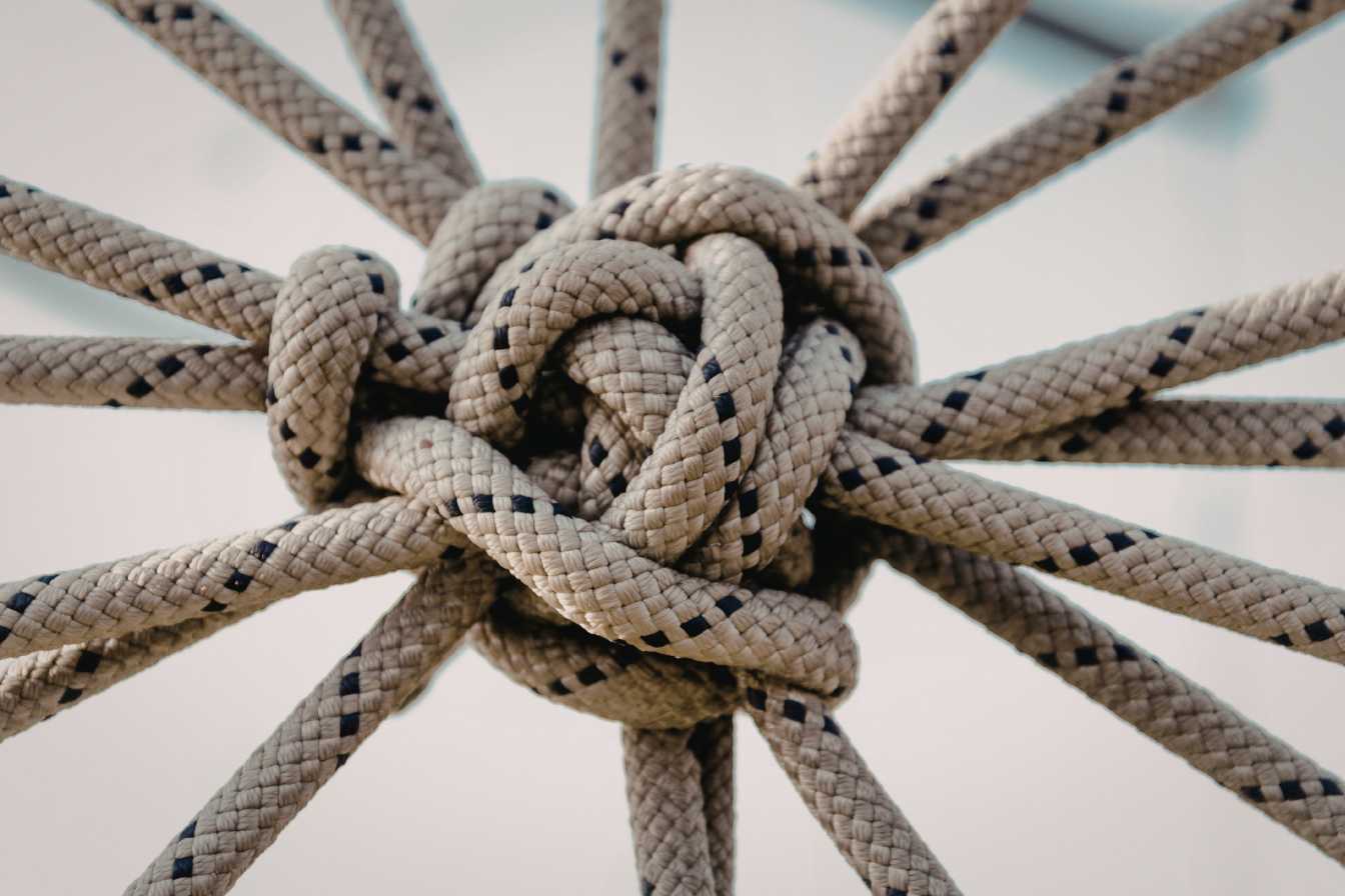 collier qui s emmele decouvrez la signification spirituelle cachee de ce signe 1